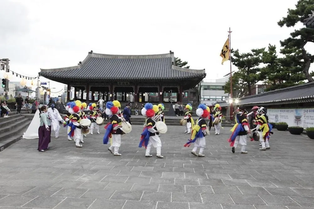بيت ضيافة Jeju Dongmun Residence Hotel